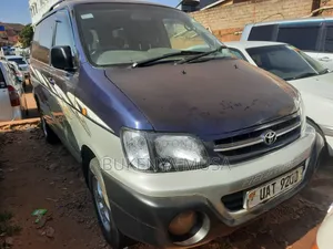 Toyota Noah 2004 Blue