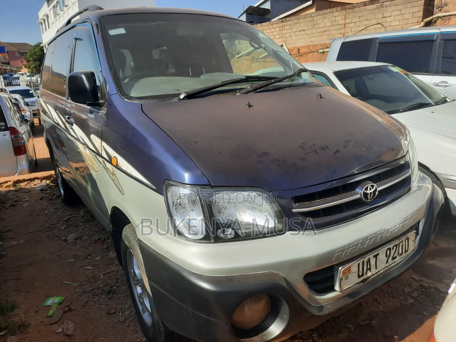 Toyota Noah 2004 Blue
