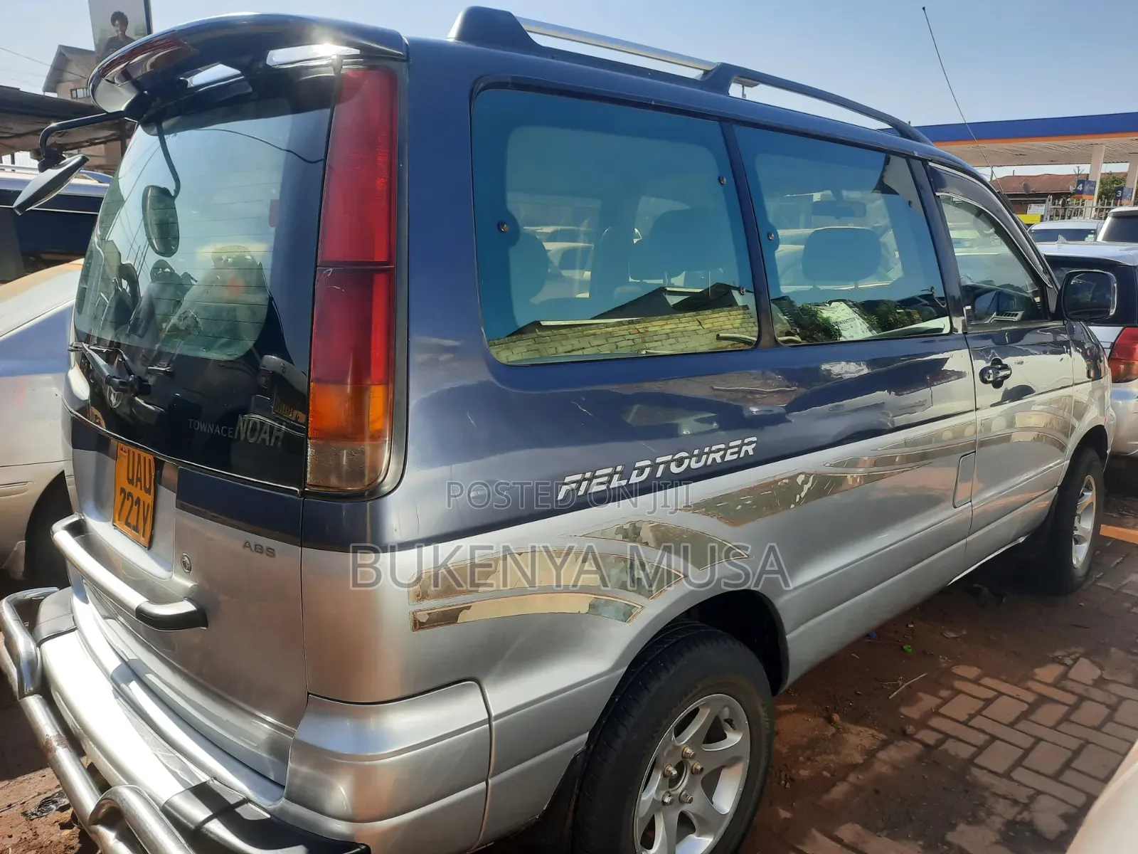 Toyota Noah 2004 Blue