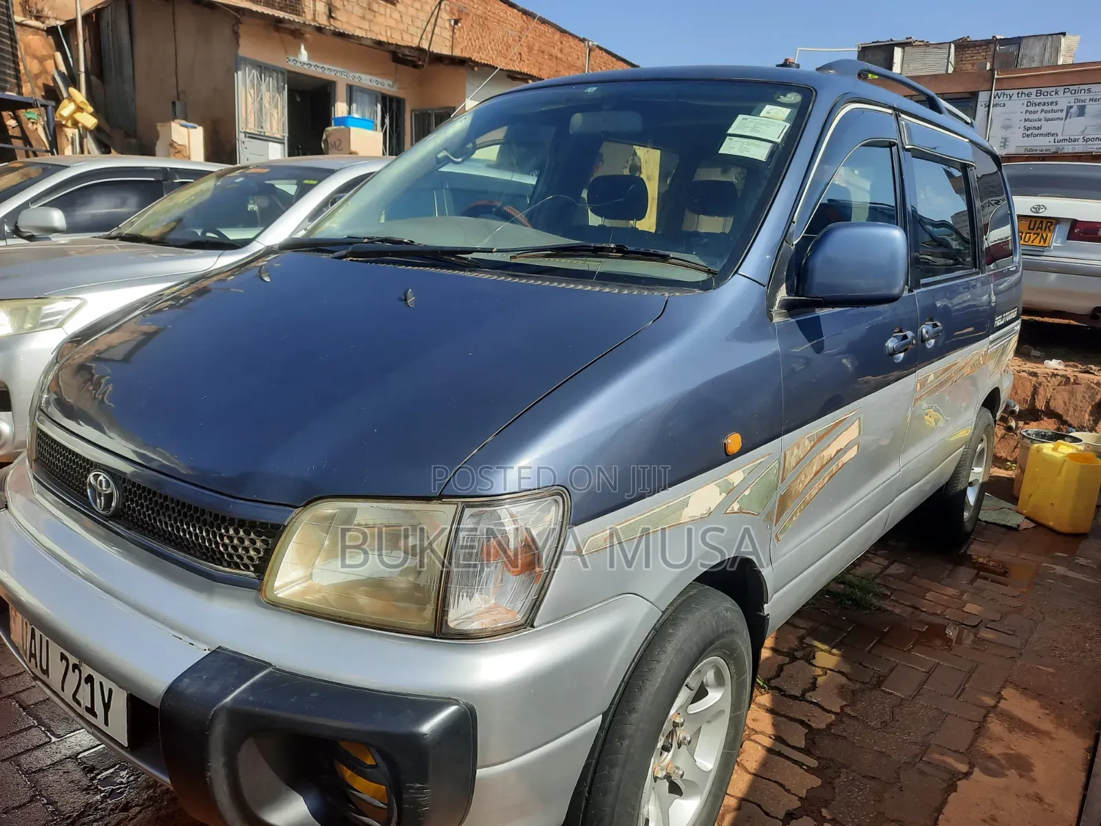 Toyota Noah 2004 Blue