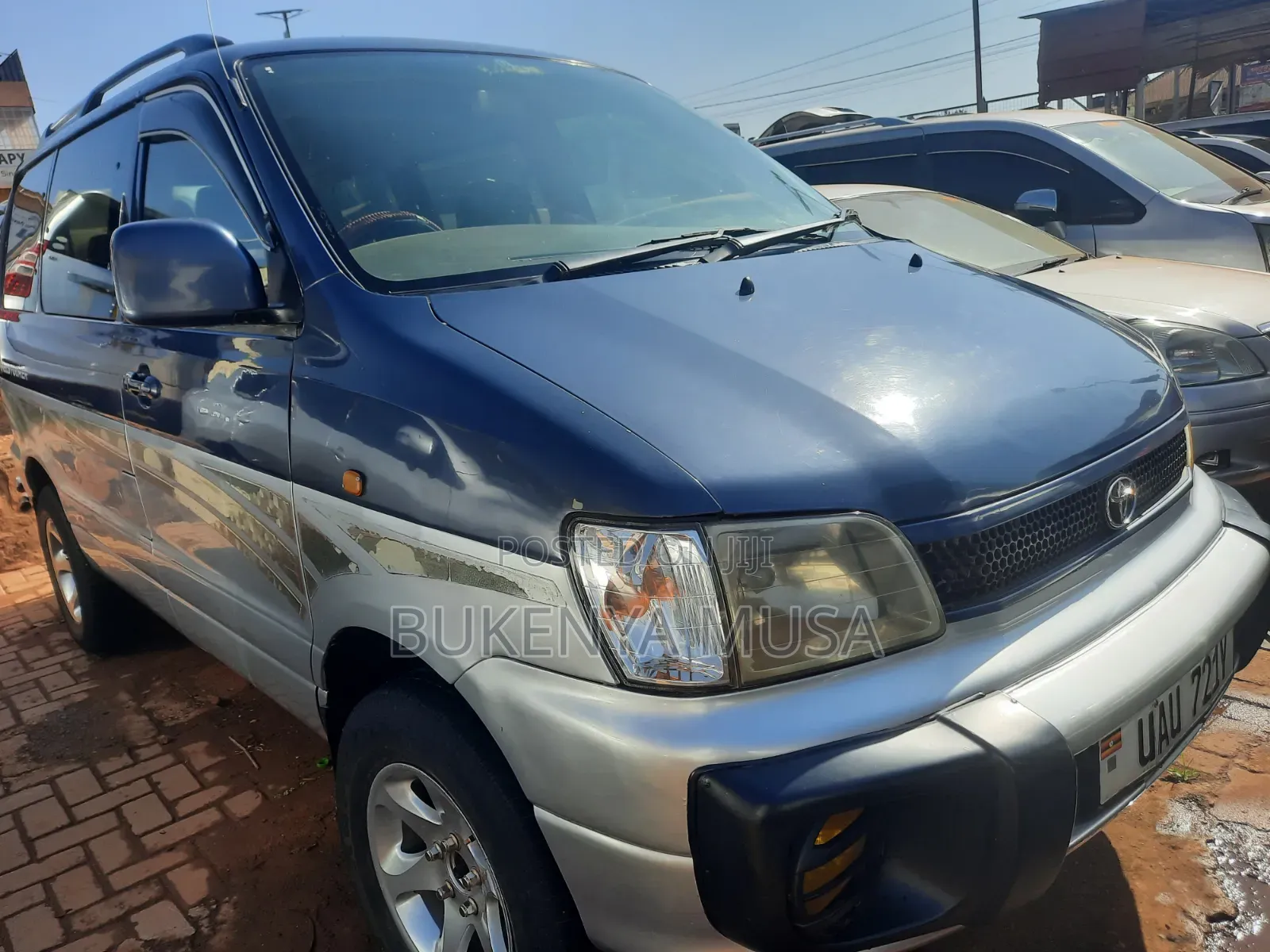 Toyota Noah 2004 Blue