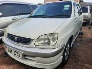Toyota Raum 2000 White