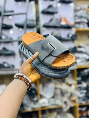 Open Men Shoe in Different Colors and Sizes