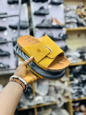 Open Men Shoe in Different Colors and Sizes
