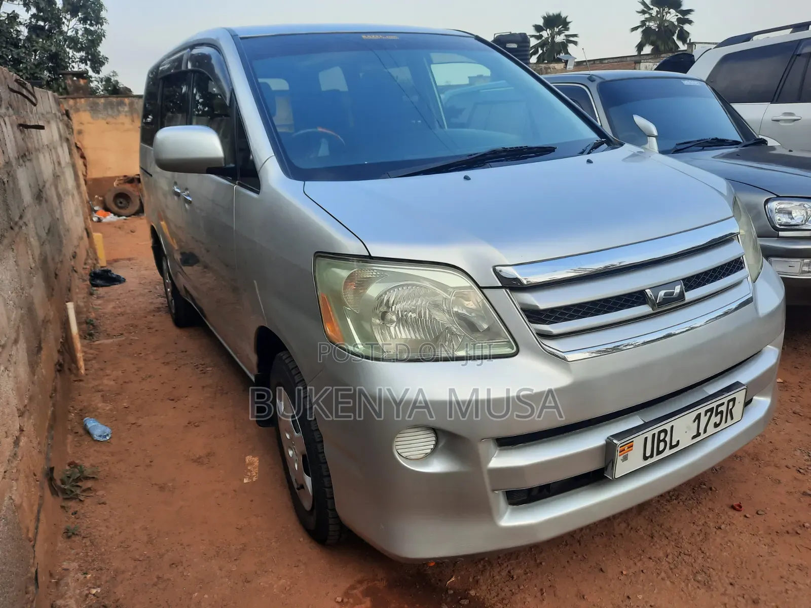 Toyota Noah 2006 Silver
