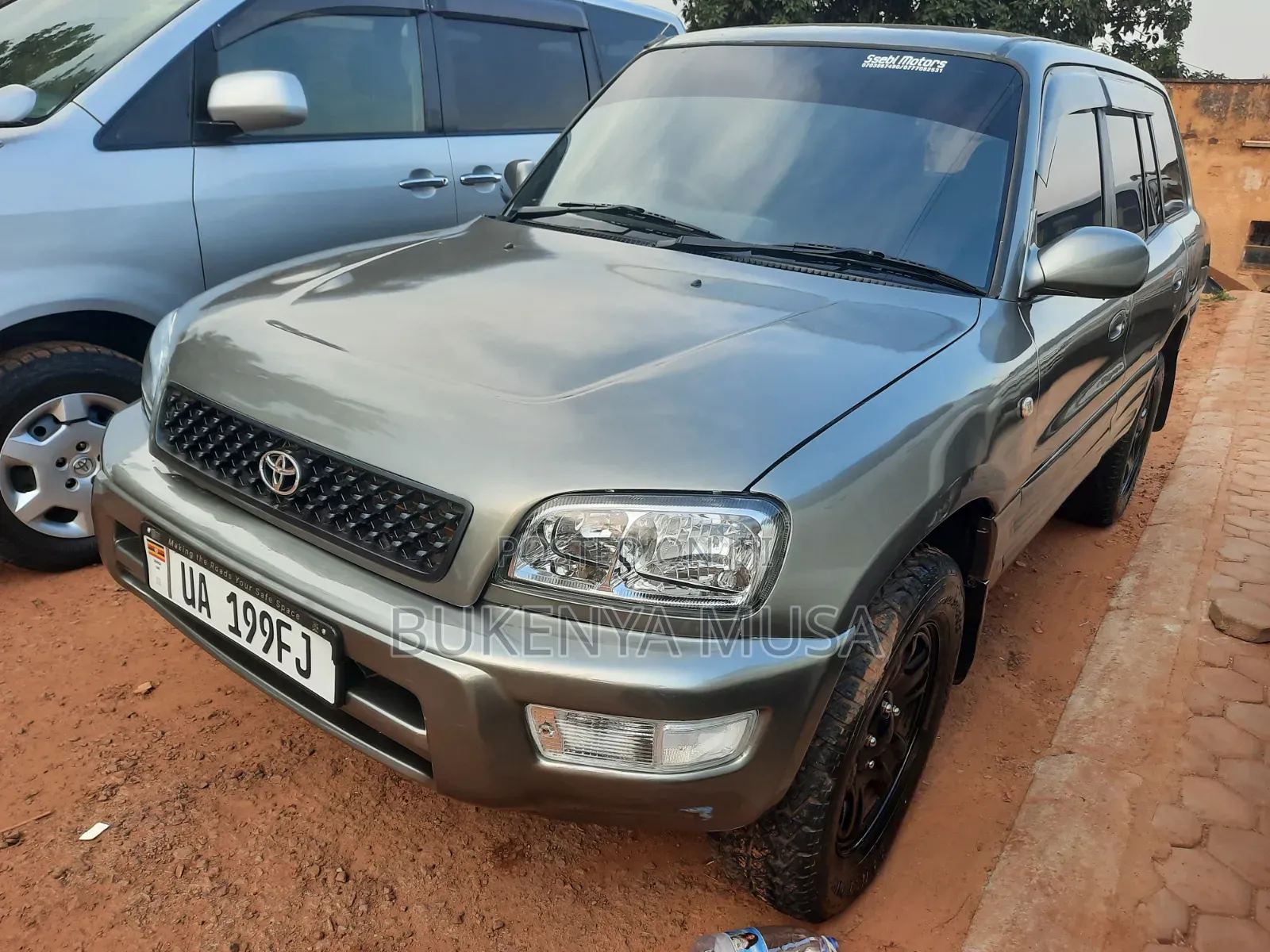 Toyota RAV4 Automatic 2000 Gray