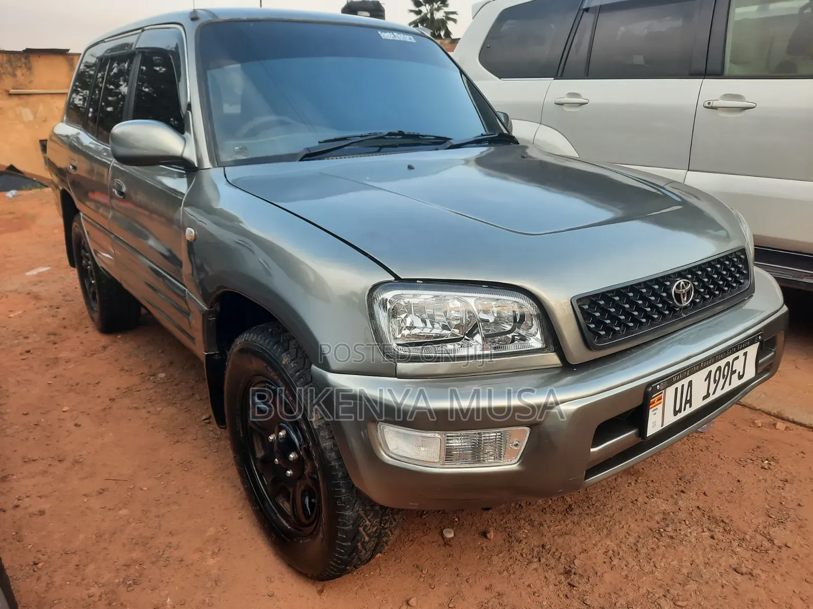 Toyota RAV4 Automatic 2000 Gray