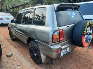 Toyota RAV4 Automatic 2000 Gray