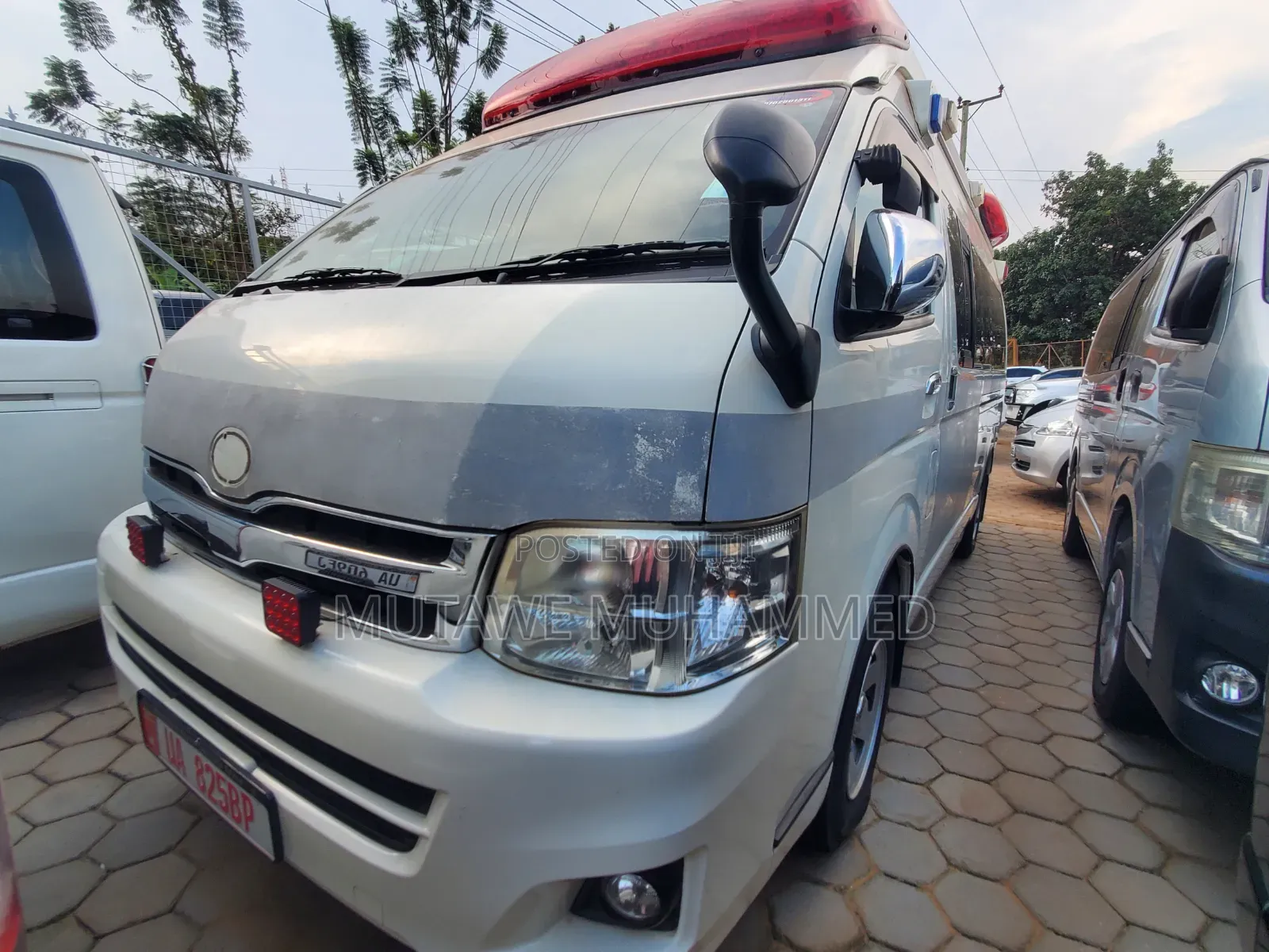 Toyota HiAce 2015 White