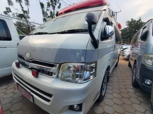 Toyota HiAce 2015 White