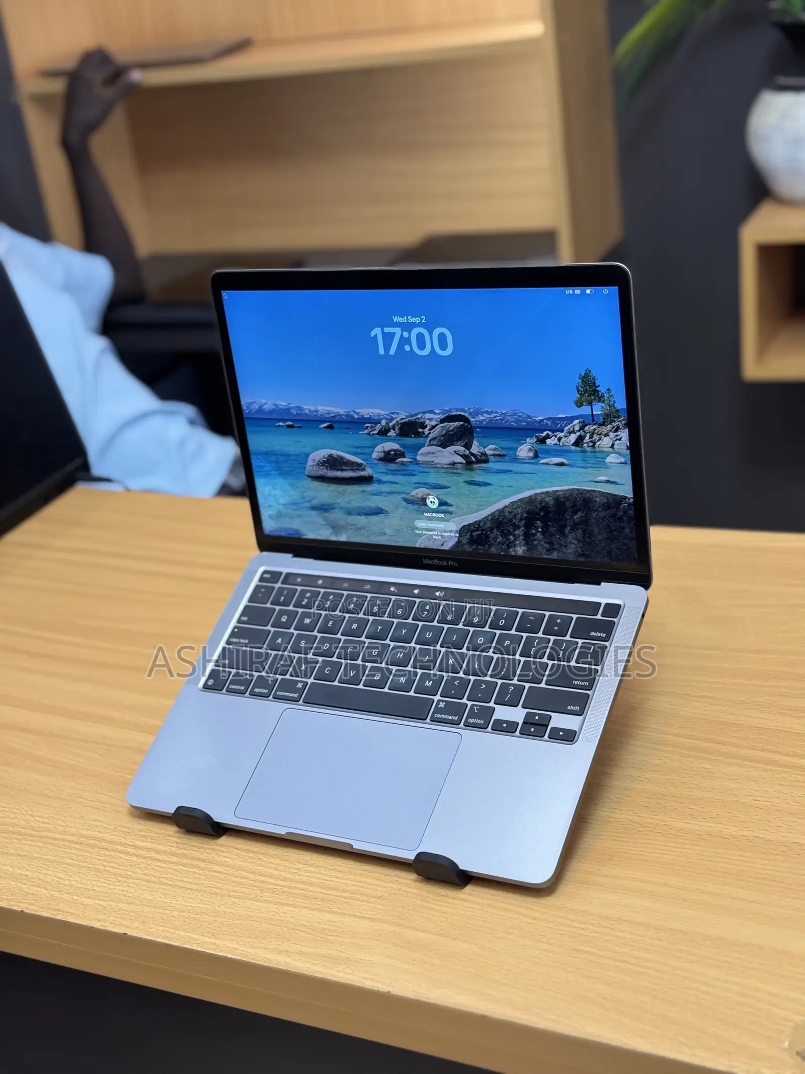 Laptop Apple MacBook 2020 16GB Intel Core i5 SSD 500GB
