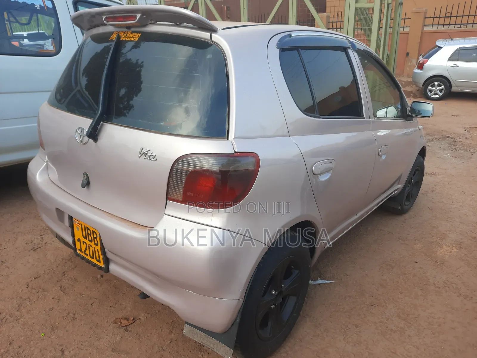 Toyota Vitz 2006 Silver