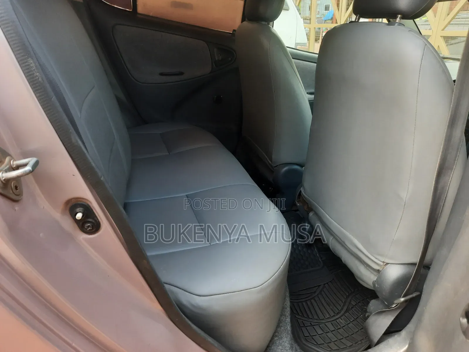 Toyota Vitz 2006 Silver