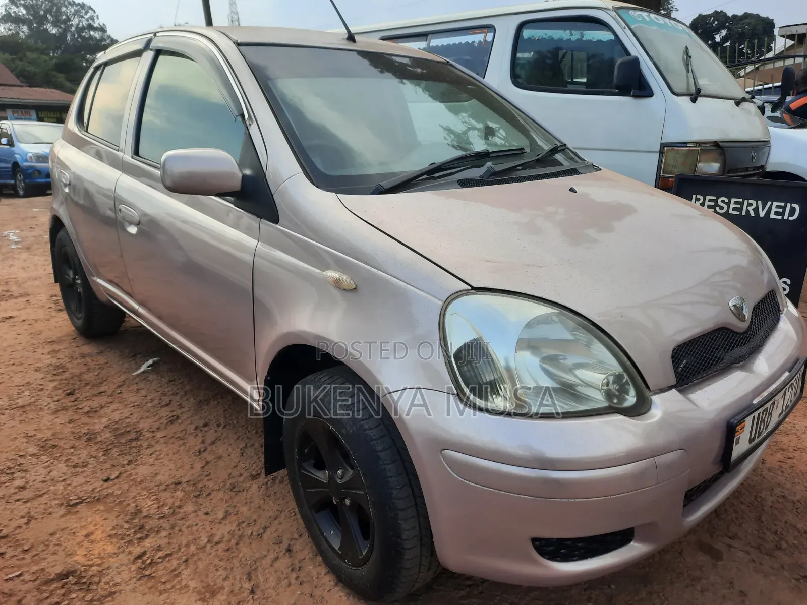 Toyota Vitz 2006 Silver