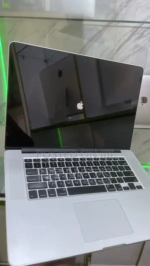 New Laptop Apple MacBook Pro 16GB Intel Core i7 SSD 512GB