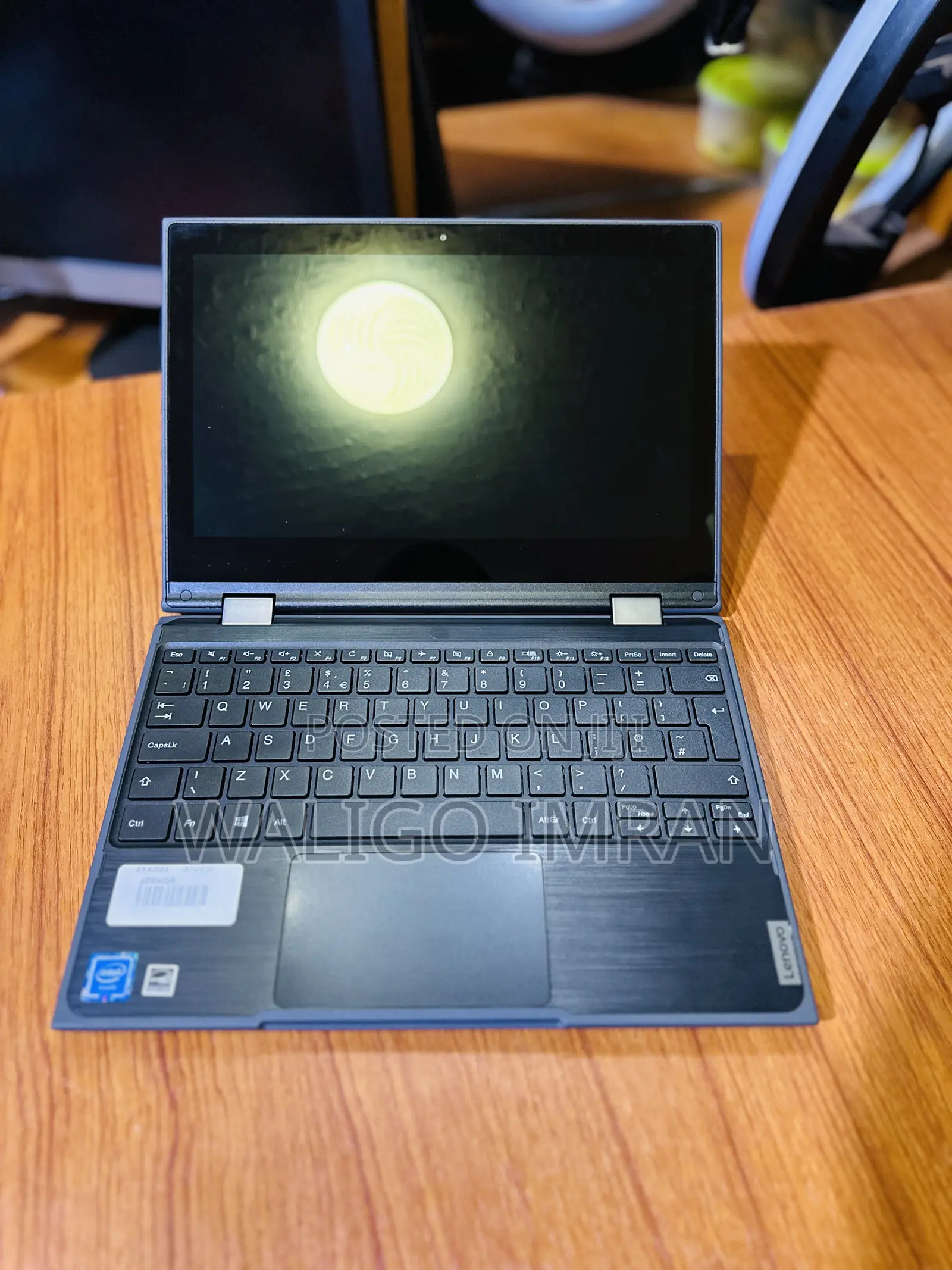 Laptop Lenovo 300e 4GB Intel Celeron SSD 128GB