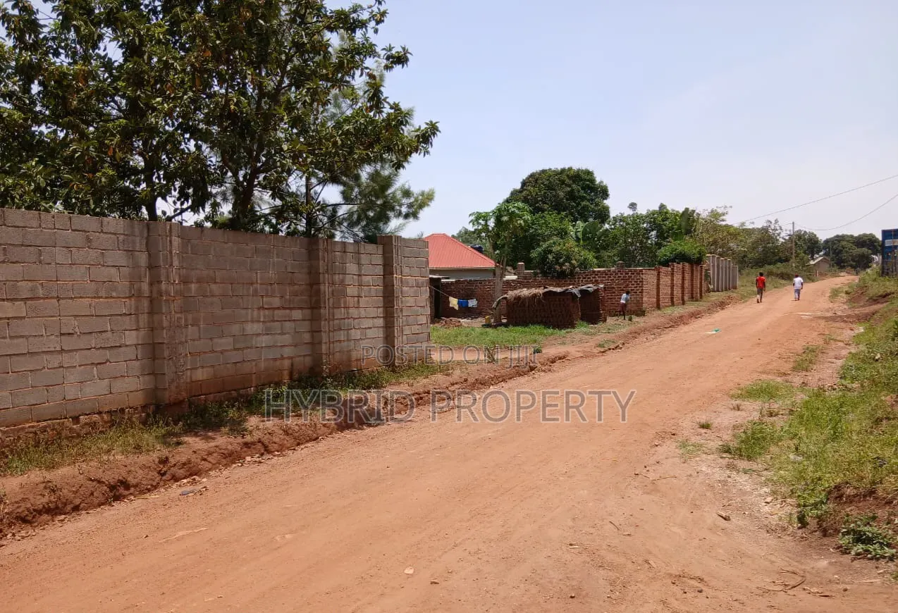 2 Commercial Plots for Sale at Busiika~Wabikokoma Estate~Gayaza Road.