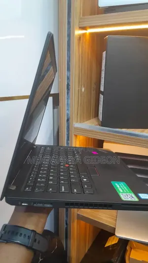 New Laptop Lenovo ThinkPad T480 8GB Intel Core i7 SSD 256GB