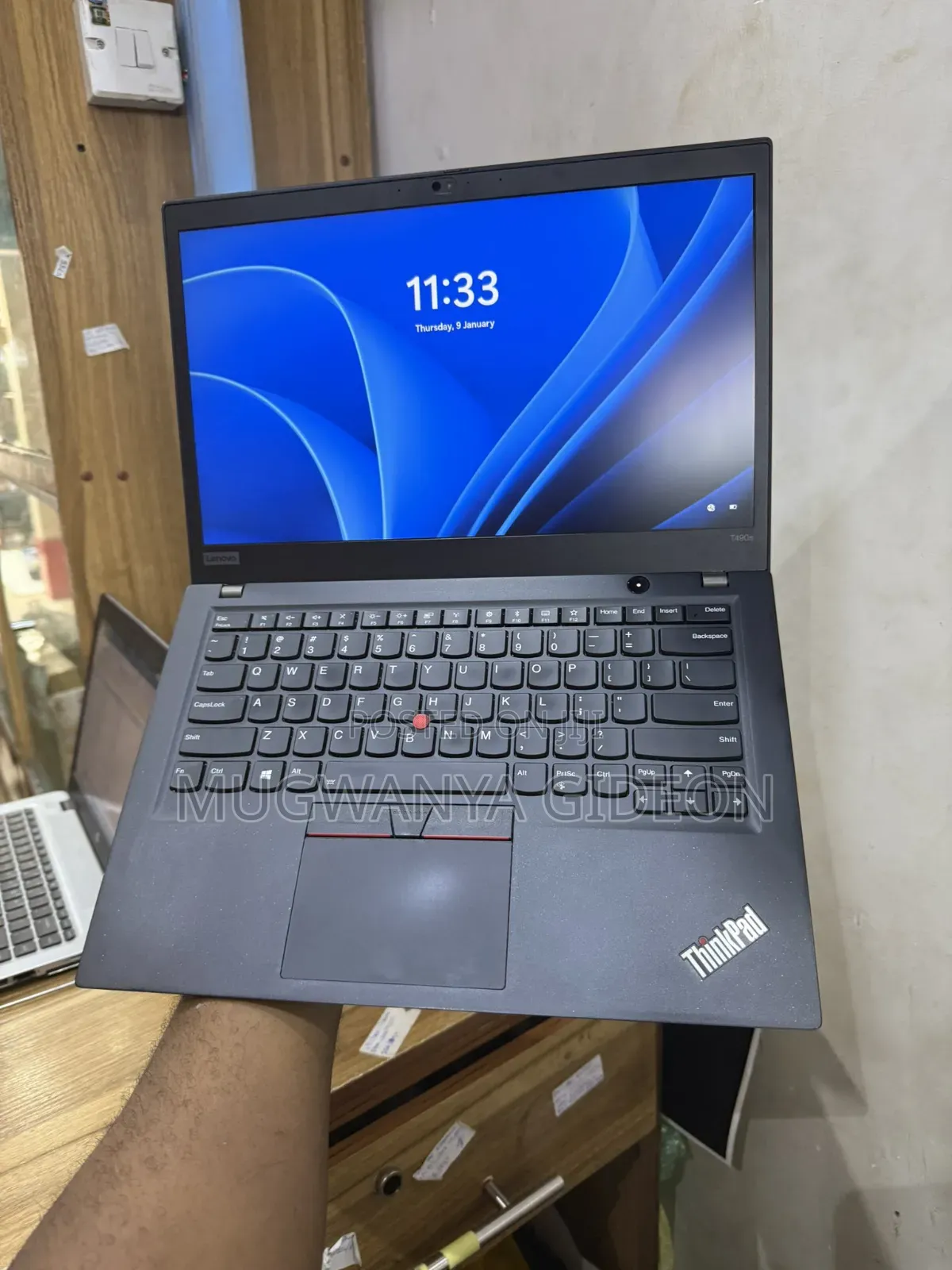 New Laptop Lenovo ThinkPad T490s 16GB Intel Core i5 SSD 256GB