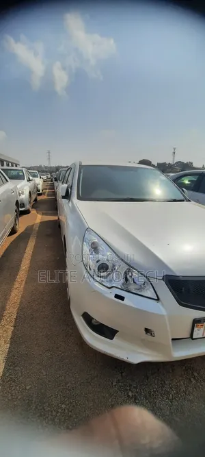 Subaru Legacy 2.5i Sedan CVT 2012 White