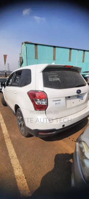 Subaru Forester 2.5i Limited PZEV 4dr SUV AWD (2.5L 4cyl CVT) 2015