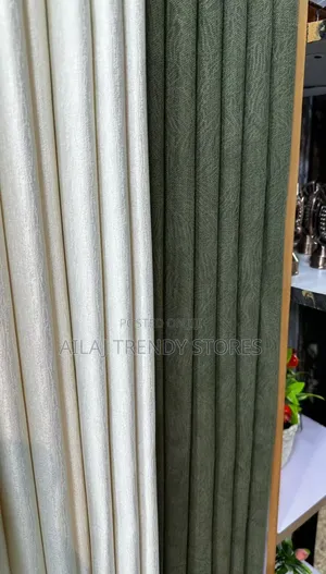 Cutrains With a Touch of Green Per Metre