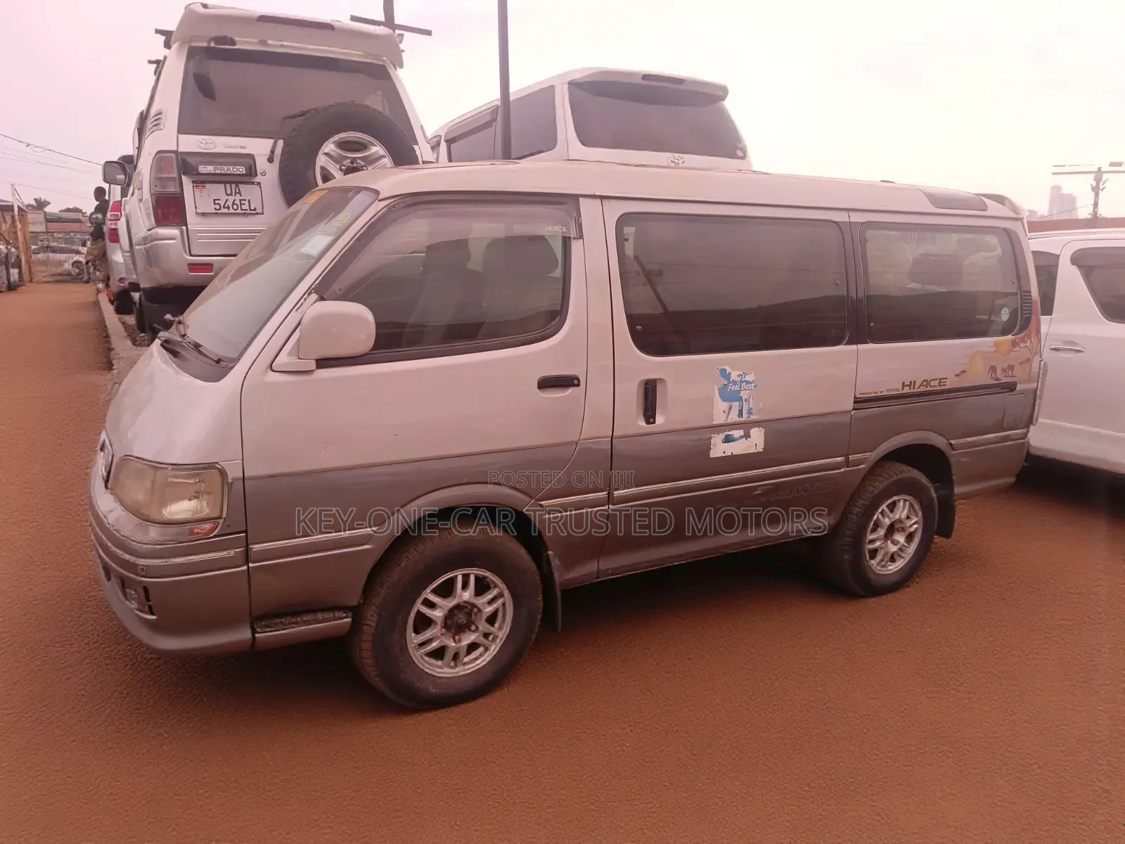Toyota HiAce 1999 Gold