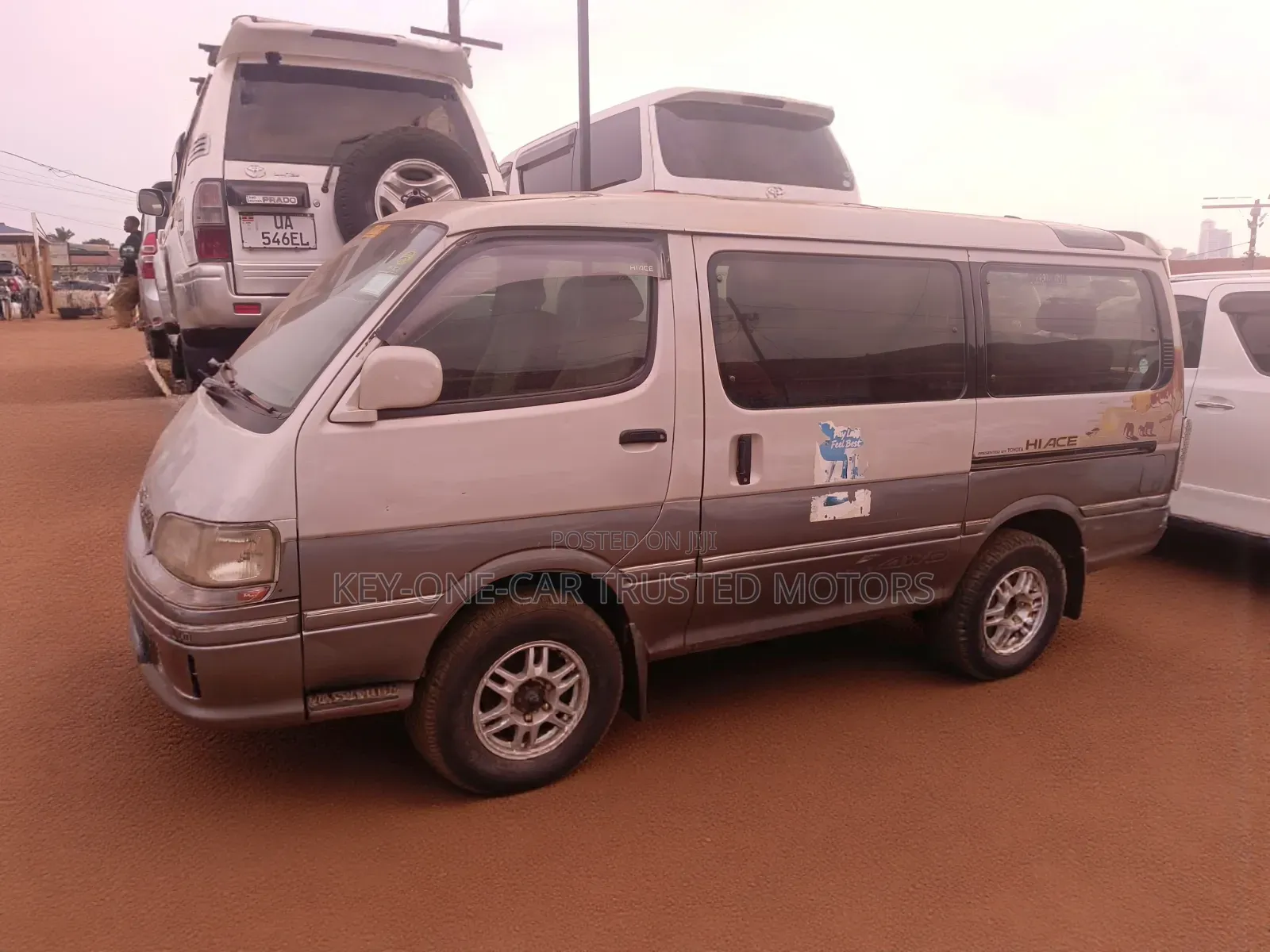 Toyota HiAce 1999 Gold