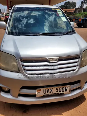 Toyota Noah 2002 Black