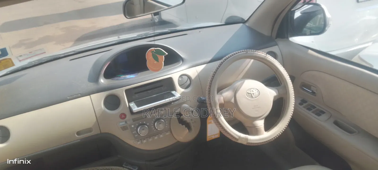 Toyota Sienta 2009 Silver