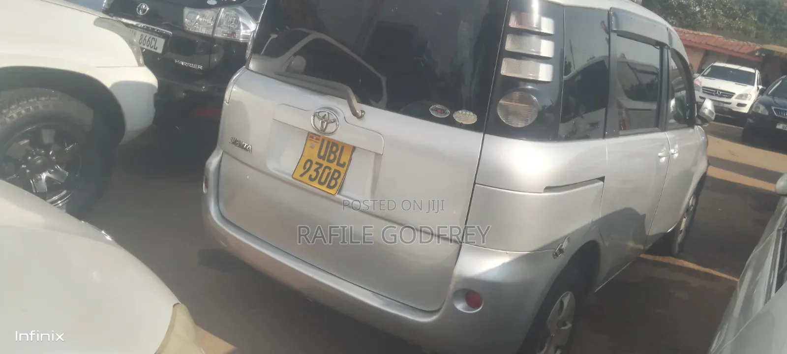 Toyota Sienta 2009 Silver