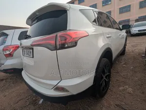 Toyota RAV4 2017 White