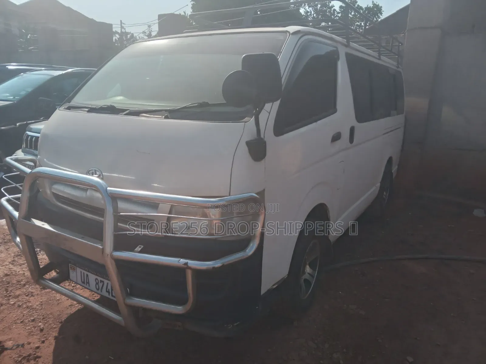Toyota Grand HiAce G L Edition 3.0 Diesel Turbo 4WD 8-Seater 2002 White