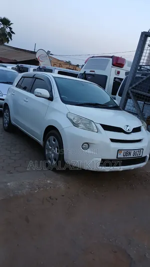 Toyota IST 2010 White