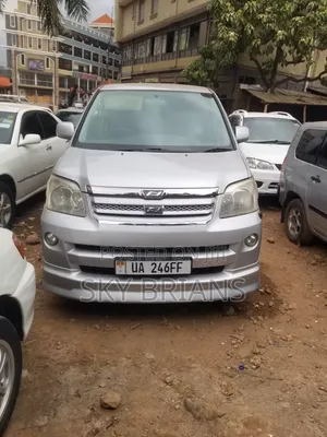 Toyota Noah 2.0 AWD (8 Seater) 2002 Silver