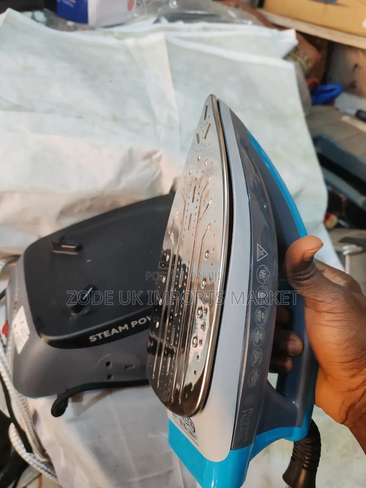 Russell Hobbs Steam Generator Iron