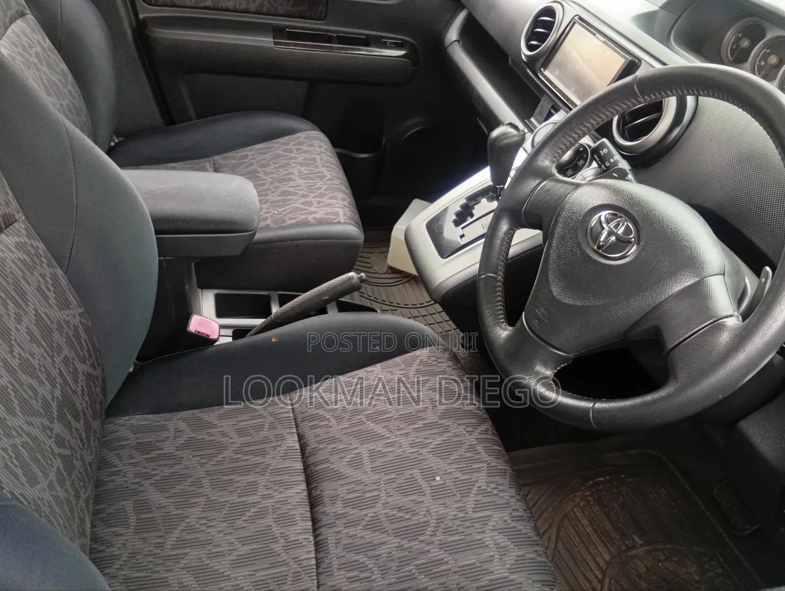 Toyota Corolla Rumion 2011 Maroon