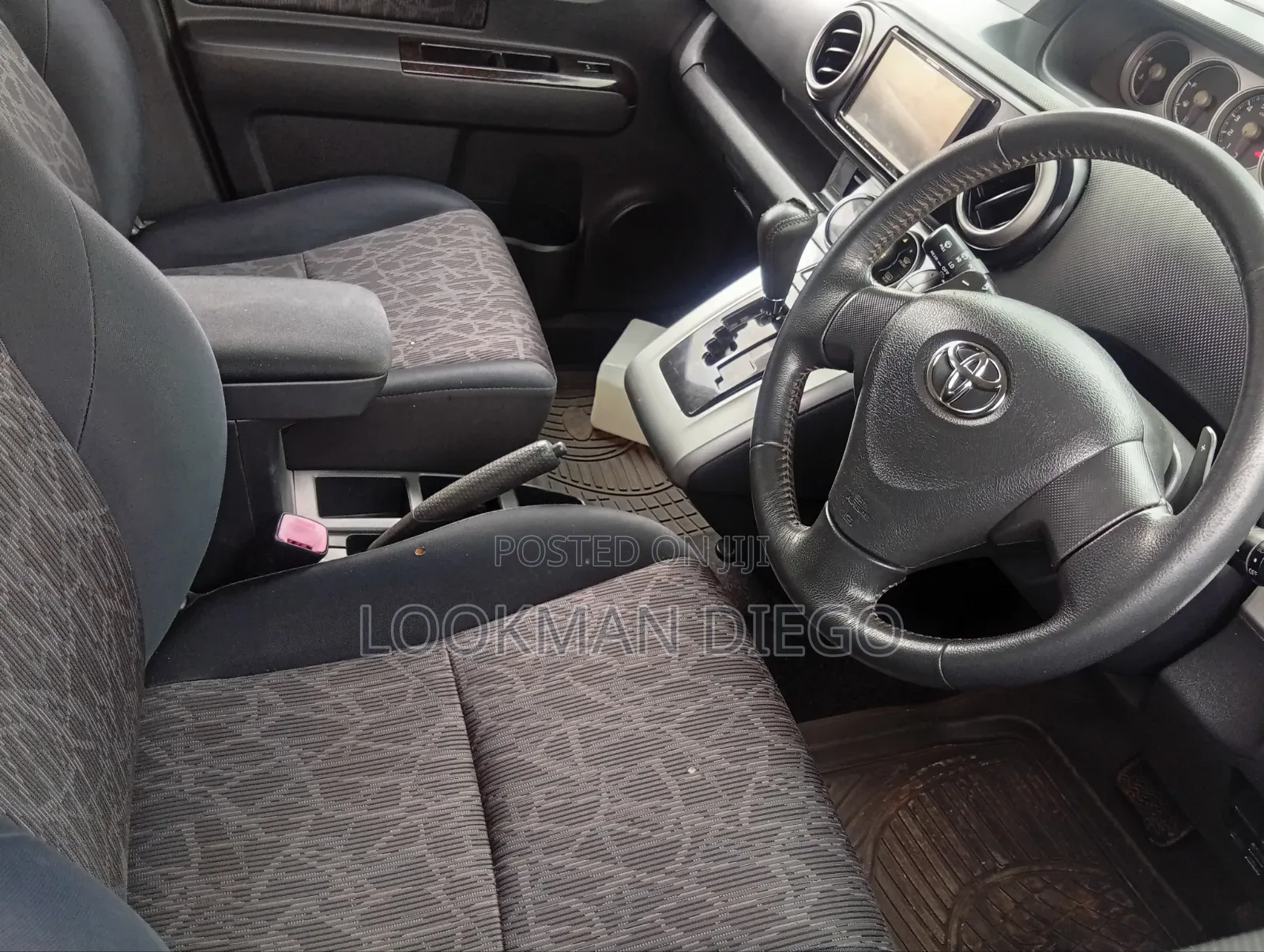 Toyota Corolla Rumion 2011 Maroon