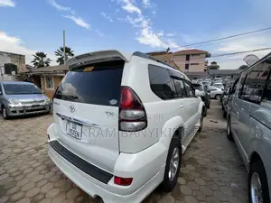 Toyota Land Cruiser Prado 2008 White