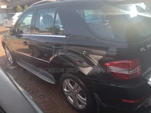 Mercedes-Benz 350D 2015 Black