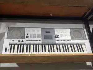 Yamaha Psre 403 Keyboard Piano