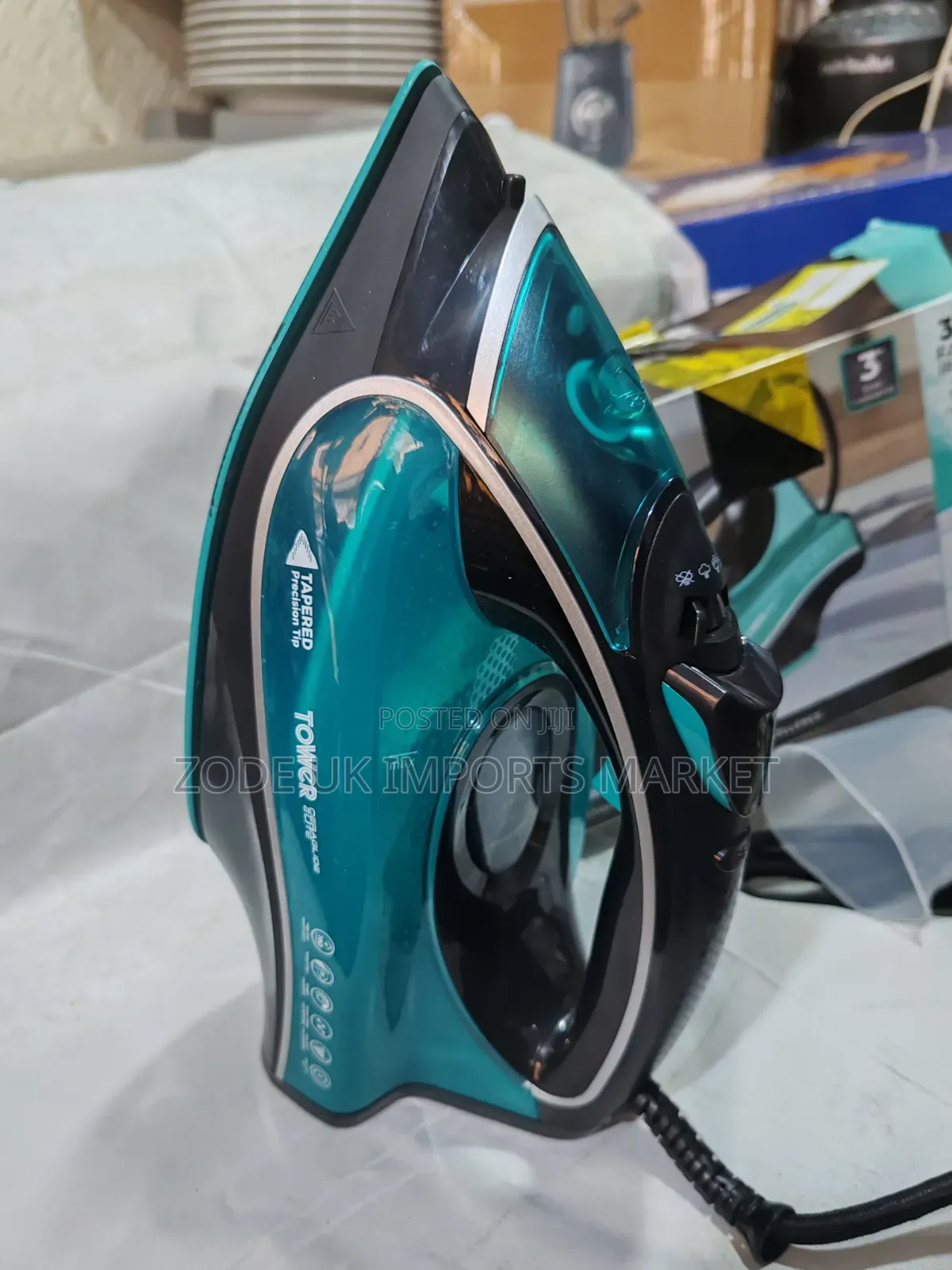 Tower One Temp Steam Iron With Variable Control