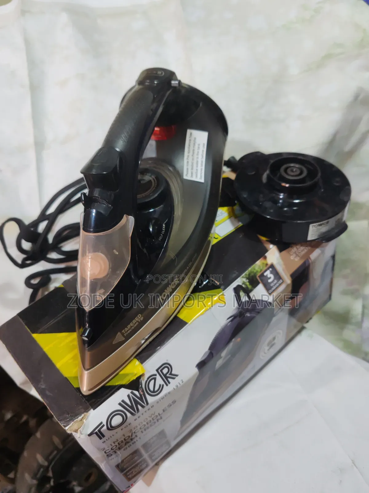 Tower Cord/Cordless Steam Iron