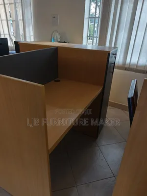 Laminated Workstation for 2seaters