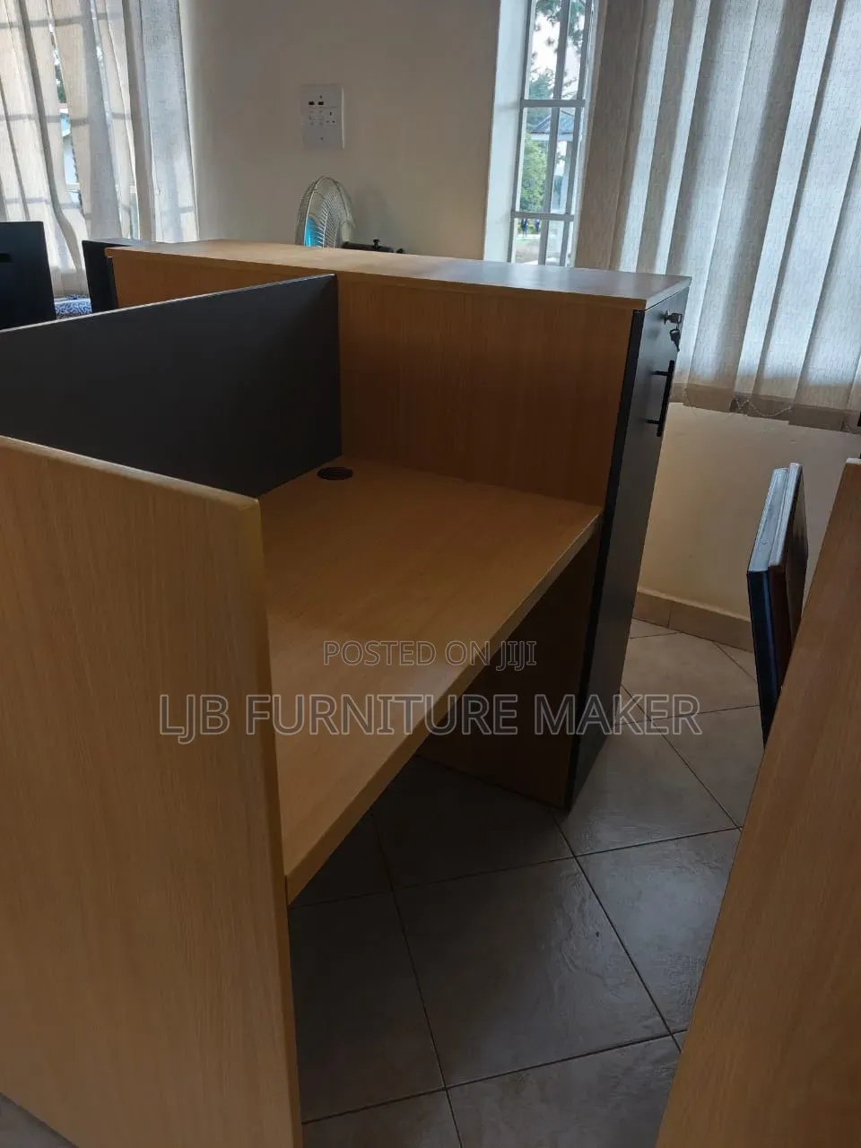 Laminated Workstation for 2seaters