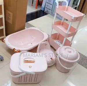 Comprehensive Baby Bath Set That Includes a Matching Bathtub