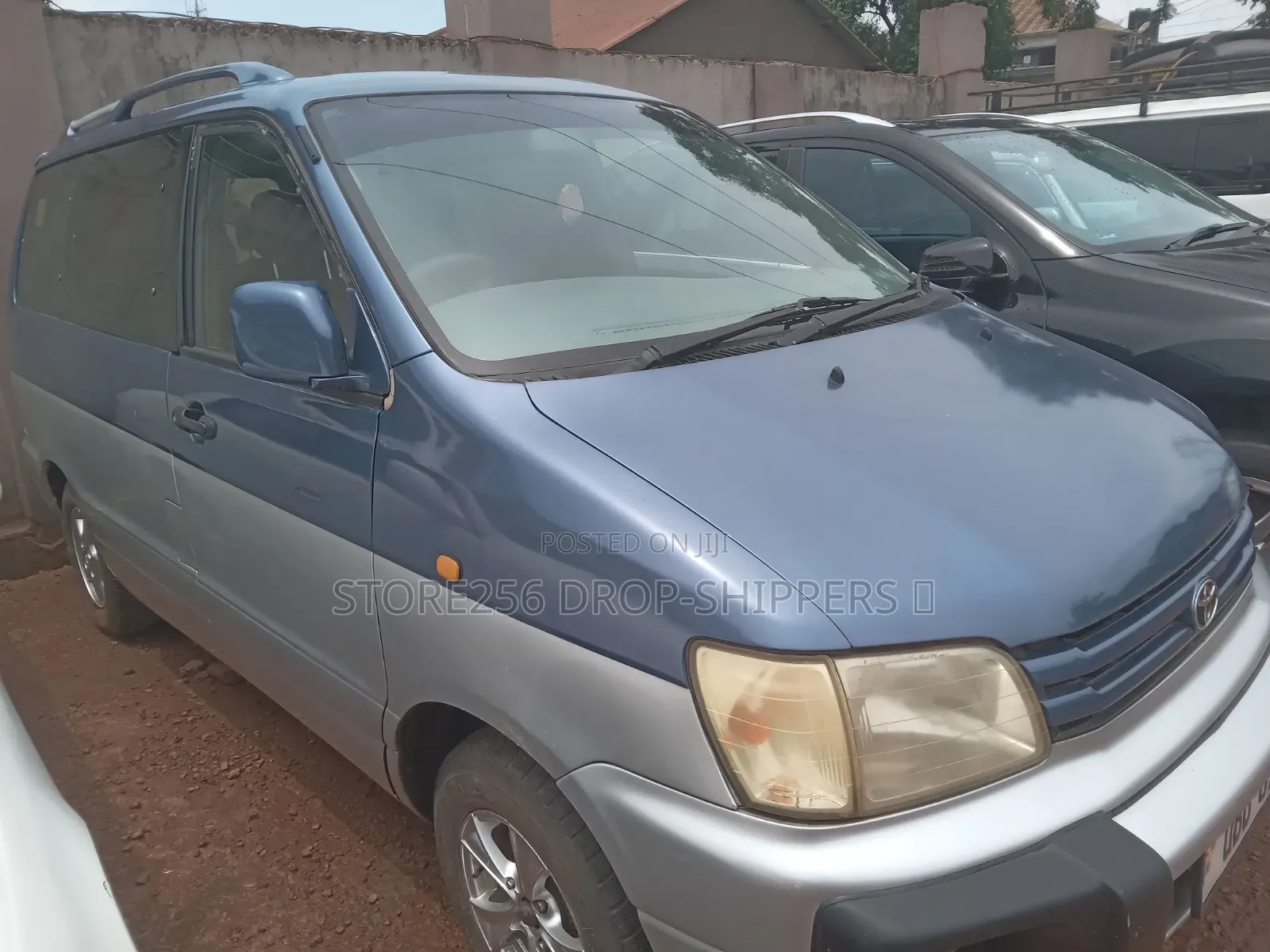 Toyota LiteAce Noah 1997 Blue