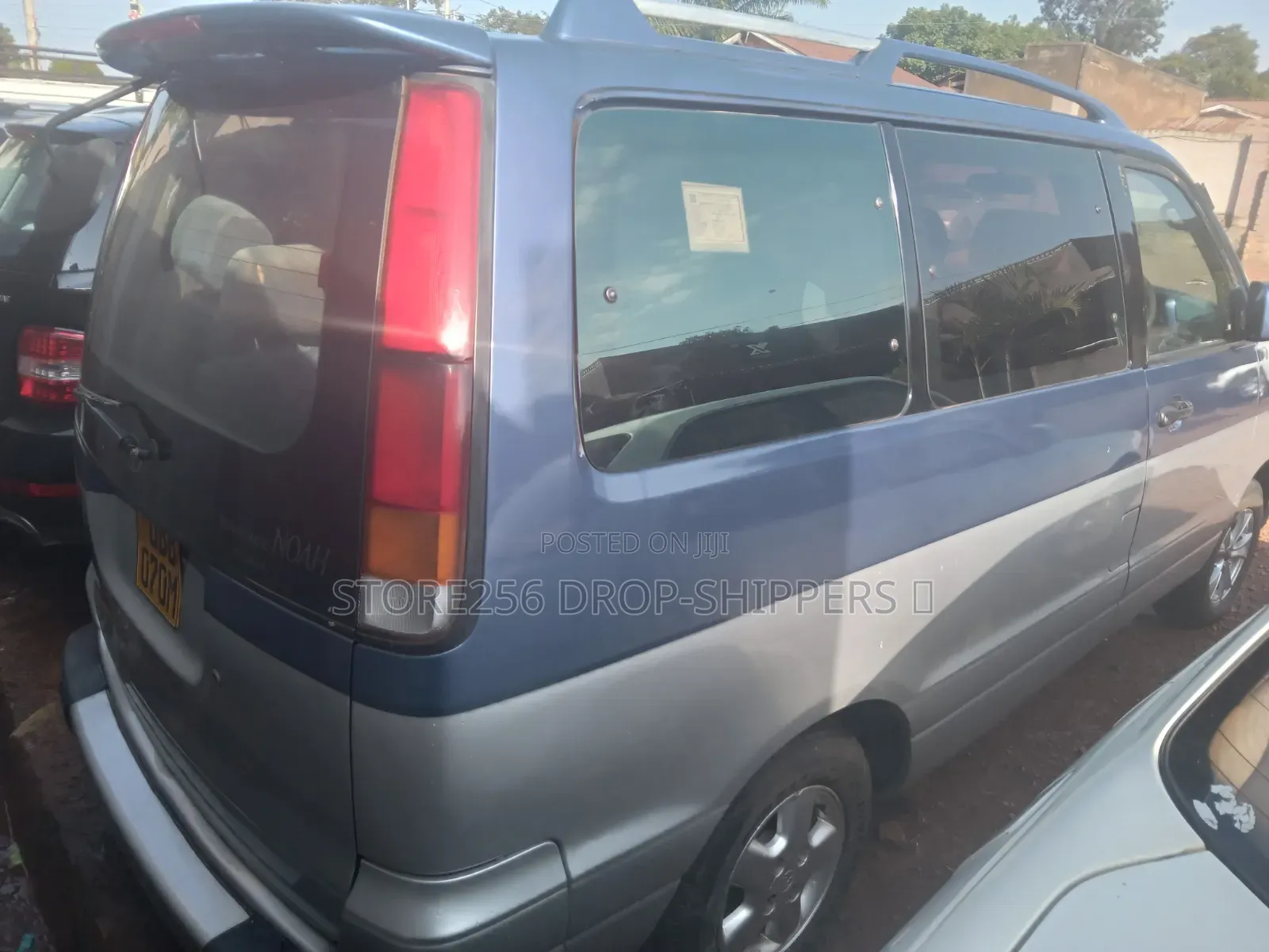 Toyota LiteAce Noah 1997 Blue