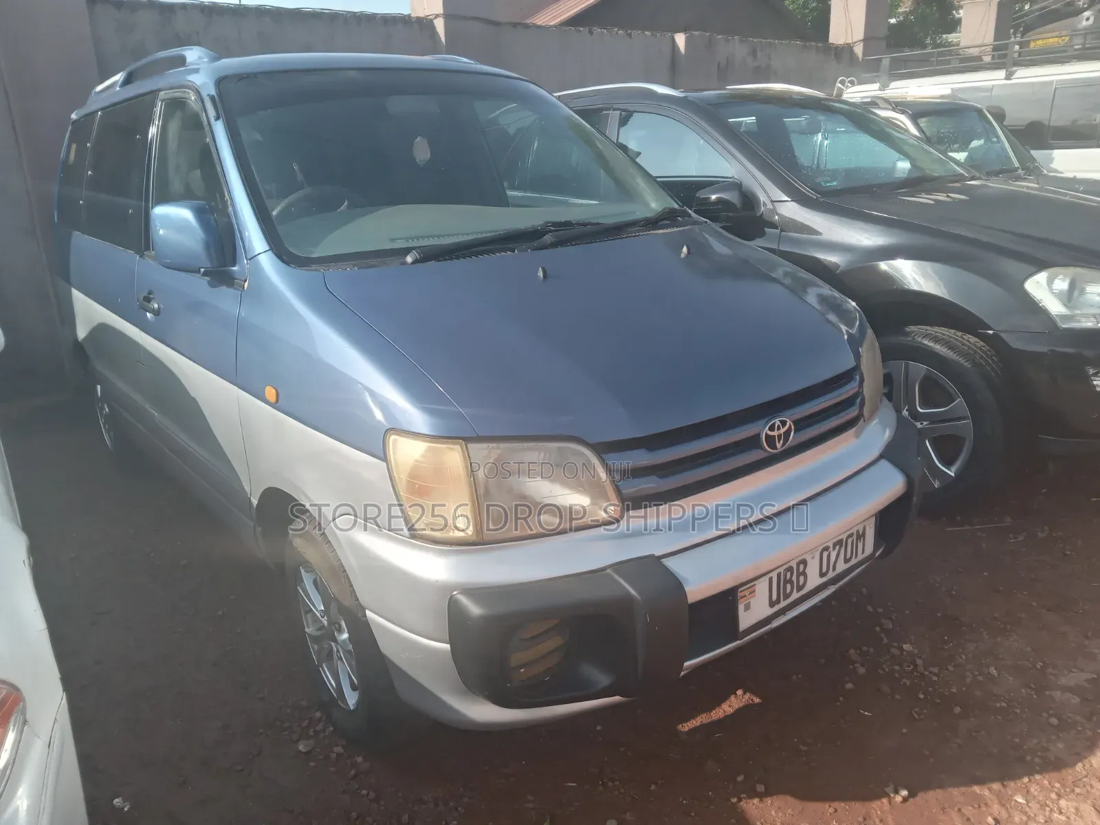 Toyota LiteAce Noah 1997 Blue