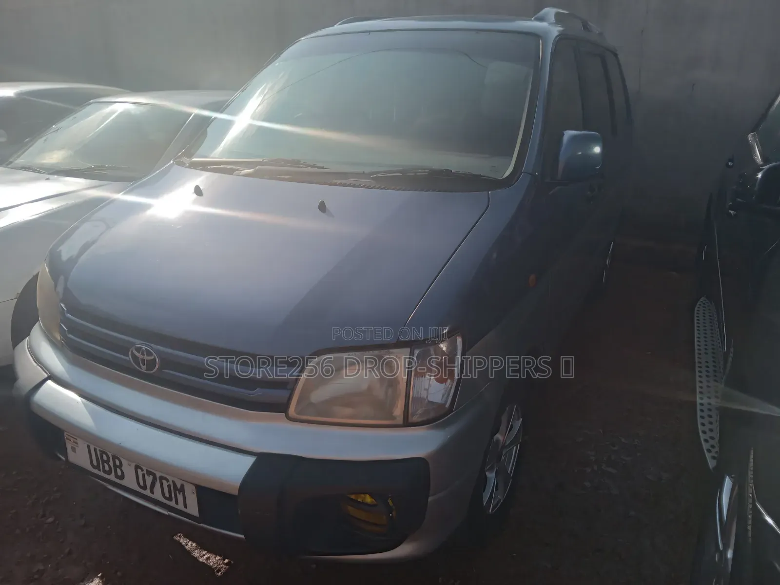 Toyota LiteAce Noah 1997 Blue